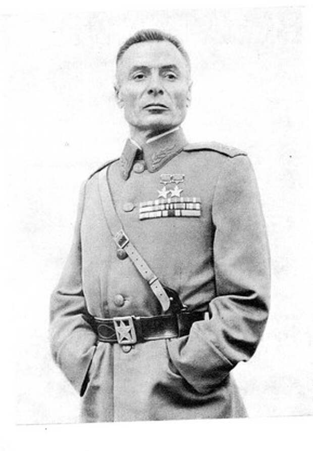 Василий Петров – единственный в мире офицер, воевавший без обеих рук