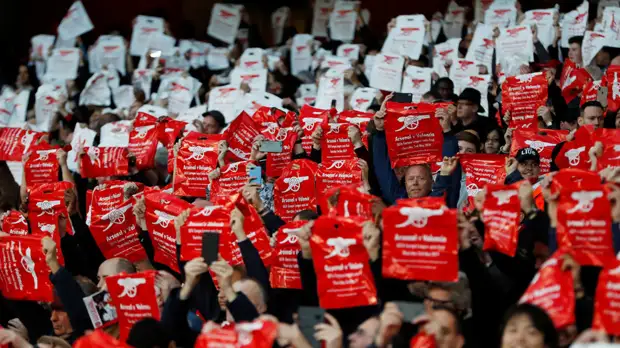 В Азербайджане объяснили причину остановки фанатов «Арсенала» в майках с фамилией Мхитаряна