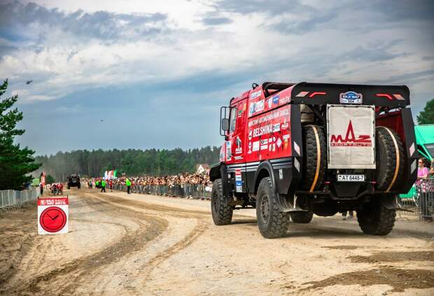 В МАЗе рассказали, что общего между гоночным и серийным грузовиком