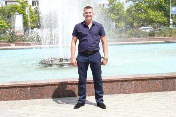 1.  Александр Смолинский и Павел Противень
