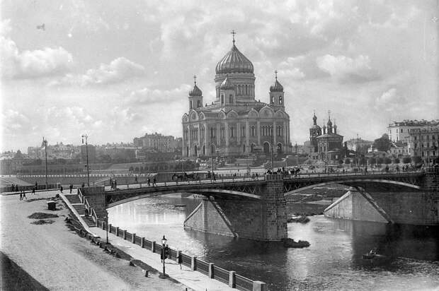 1931 год. Москва. Вид на Храм Христа Спасителя.