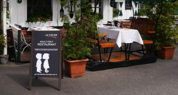 В Германии владелец одного из ресторанов запретил приходить с детьми младше 14 лет
