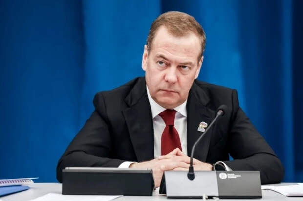 Медведев: ЦРУ в 1950-е определило на Украине 12 лояльных к неонацизму зон