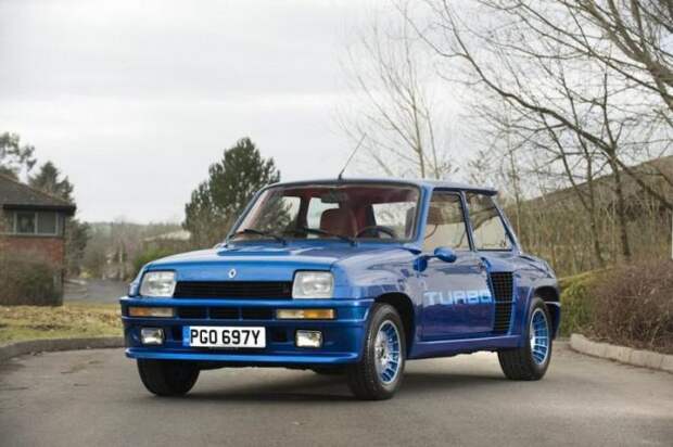 Спортивный хэтчбек Renault 5 Turbo 1983 года