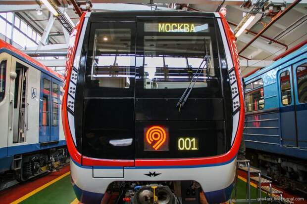 Все достоинства и недостатки нового поезда московского метро