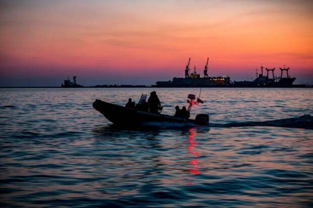 «Пора думать над другими маршрутами»: в Киеве заявили, что Азовское море потеряно для Украины