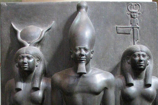 http://tuanor.com/wp-content/uploads/2012/05/81940811_3437689_68217106_1293082152_Hathor_i_Bat.jpg