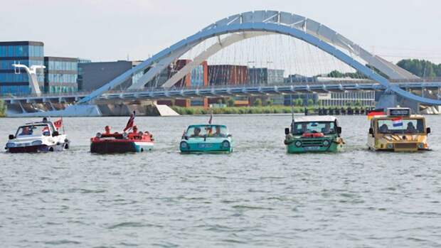 Pływające samochody-Dutton Surf, GAZ-46, Amphicar XL, Beijing Jeep i RMZ Amphi-Ranger