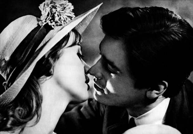 Барбара Ласс и Ален Делон. Фото /  Barbara Lass and Alain Delon photo. Как радостно жить / Che gioia vivere. 1961