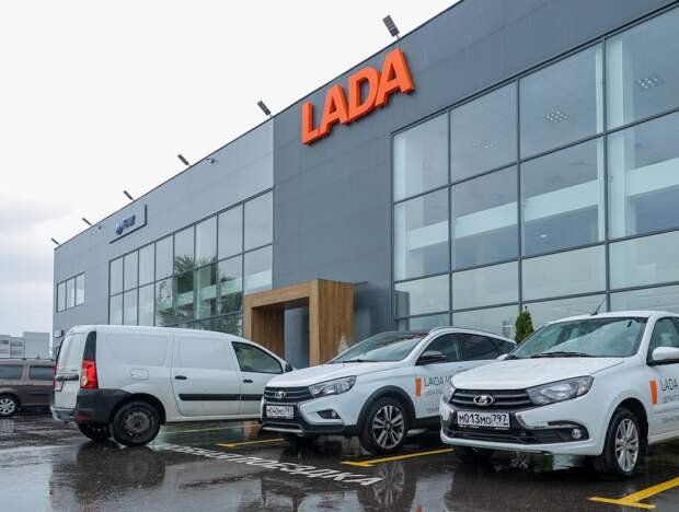 Mash: Депутаты не хотят ездить на автомобилях Lada Aura