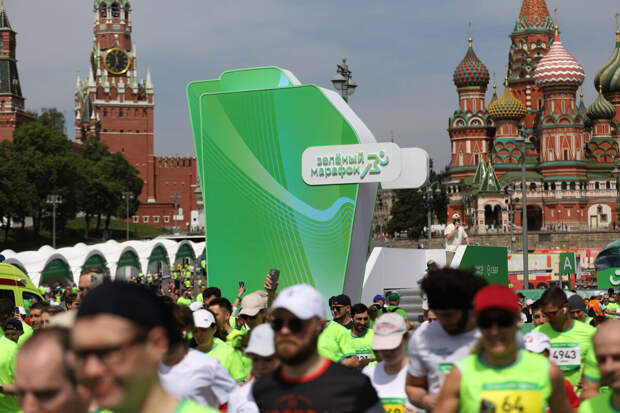 В День защиты детей на старт "Зеленого марафона" вышло более 130 тысяч бегунов
