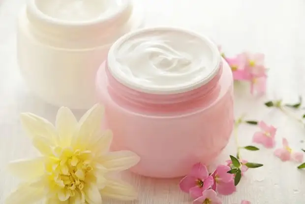 Рецепты быстродействующего крема вокруг глаз