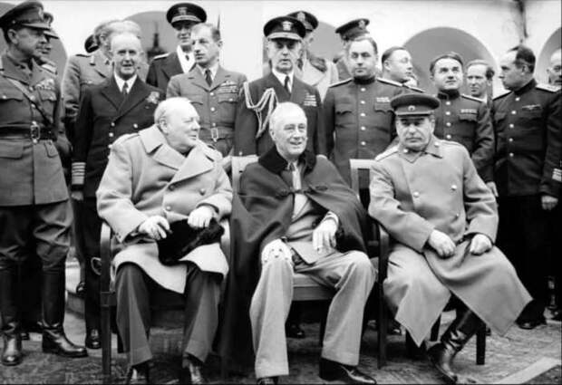 На Ялтинской конференции, 1945 год. / Фото: www.adultingandpassportstamps.com