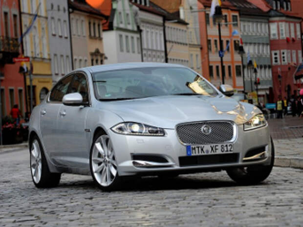 Jaguar XF. Фото Jaguar