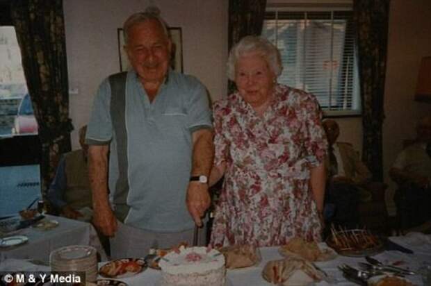 Британская пара отметила 82-ю годовщину