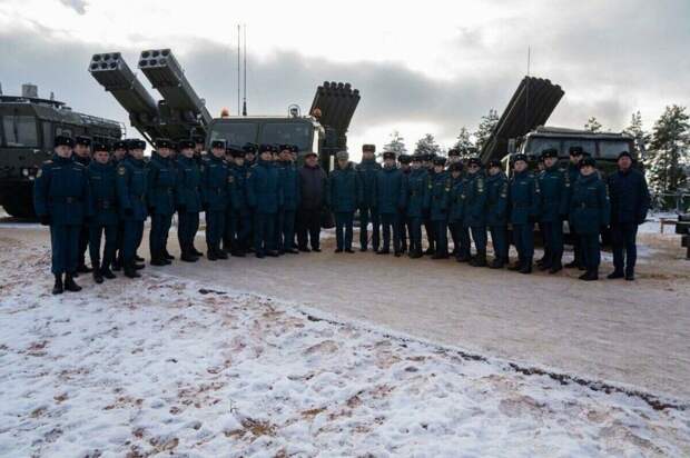 Российская армия на своём вооружении имеет несколько артиллерийских разновидностей РСЗО, отличающихся оперативным назначением и соответственно калибрами: от 122-мм «Града» и до 300-мм «Урагана».
