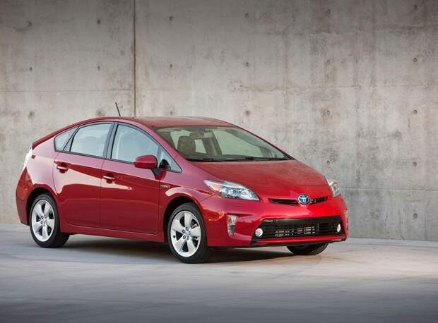 2015 Toyota Prius определенно станет экономичнее предшественника, но какой ценой?
