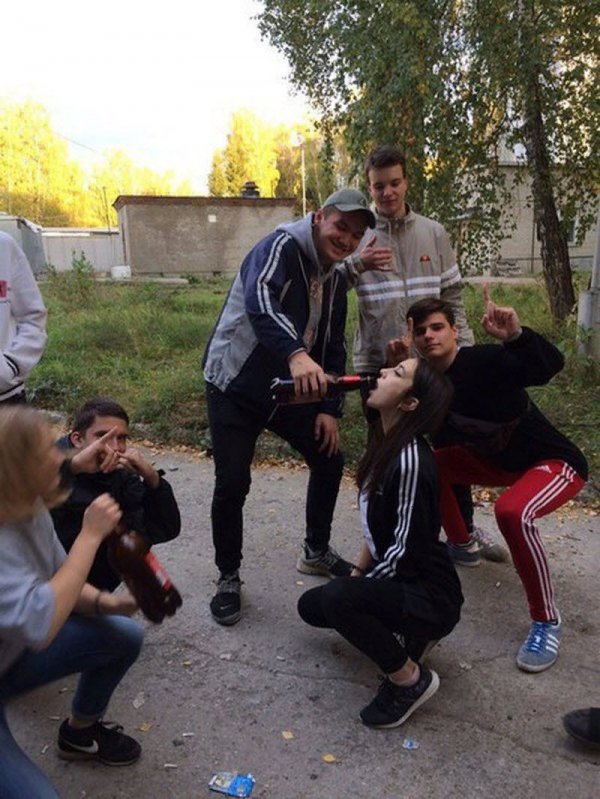Забавы молодых: пьянки, гулянки, вписки