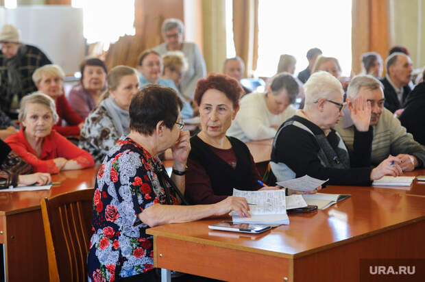 Пенсионеры. Челябинск, старики, пожилые, пенсионеры