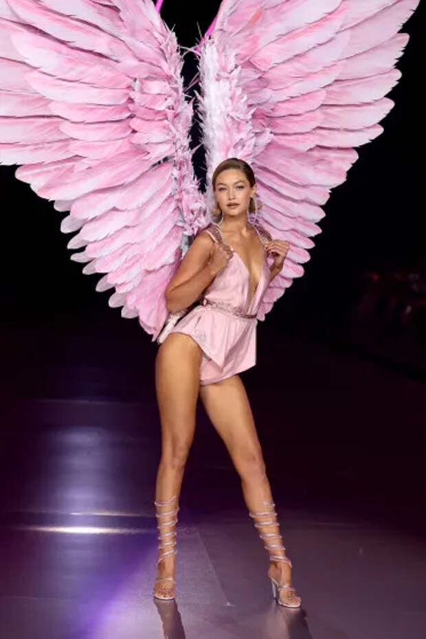 Джиджи Хадид/Фото: Dimitrios Kambouris/Getty Images for Victoria's Secret