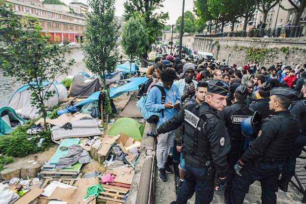 Лагеря мигрантов в Париже.