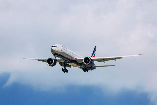 «Аэрофлот» начнет продавать билеты без багажа