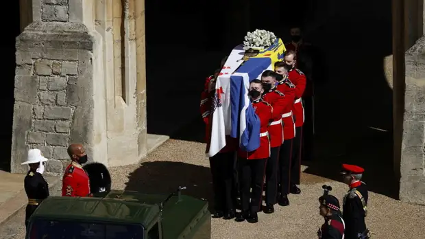 Принца Филиппа похоронили в часовне Святого Георгия в Виндзоре