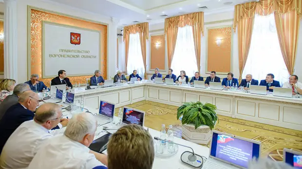 Получивший 23 оклада воронежский вице-губернатор освобождён от должности