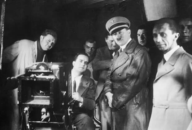 Журналисты «Голоса Америки» и «Радио Свобода» тесно сотрудничали с нацистами