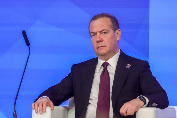 Медведев: террорист Буданов — отличный выбор на пост главы офиса Зеленского