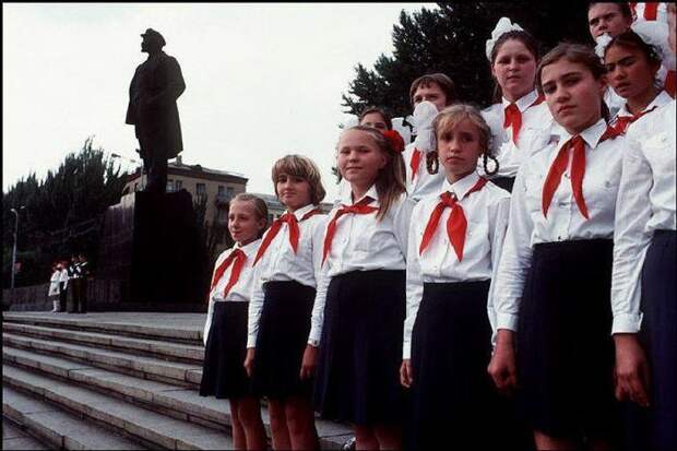 Церемония в честь праздника победы советского народа над нацистской Германией в Великой Отечественной войне. УССР, 1988 год.