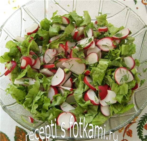 Салат из редиски и зелёного салата