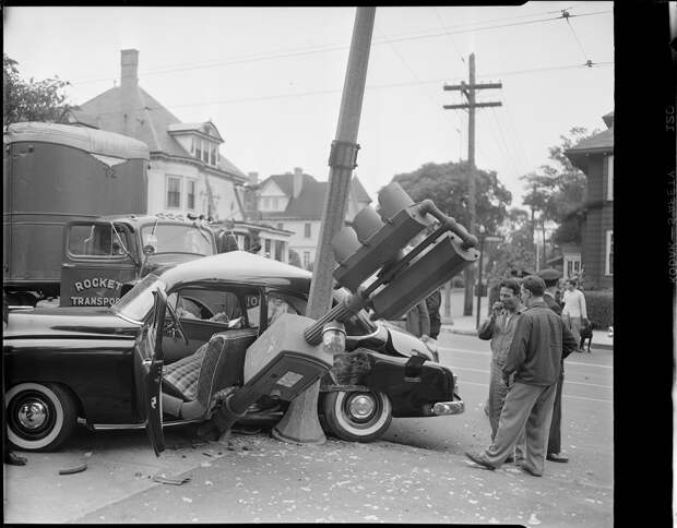 Подборка автомобильных аварий в Америке в 1930—1950 годах