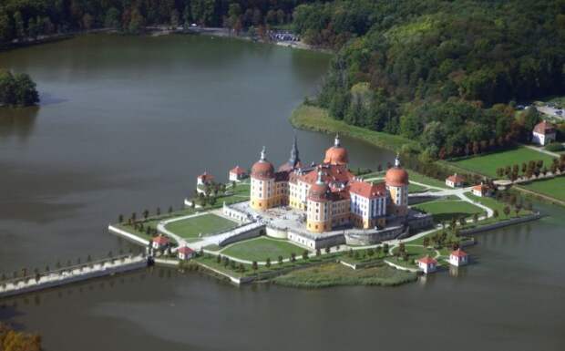 Замок Морицбург (Schloss Moritzburg)