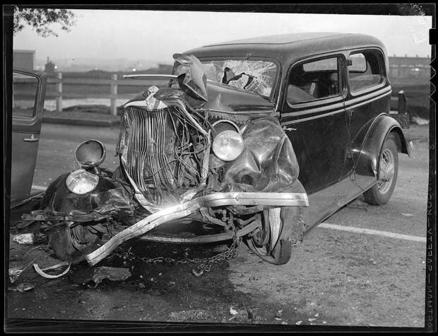 Подборка автомобильных аварий в Америке в 1930—1950 годах
