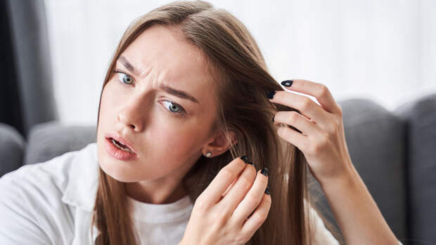 Почему выпадают волосы и какие средства это исправят