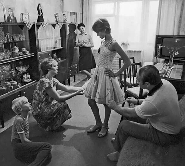 Да, сестренка подрастает. 1970-е