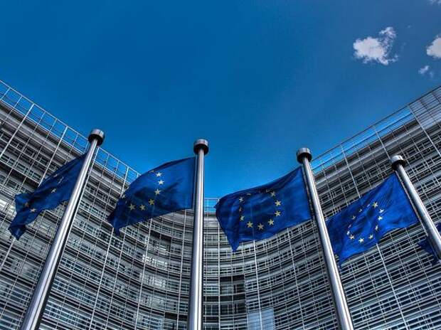 ЕС в июне хочет запретить реэкспорт российского СПГ через Европу в третьи страны