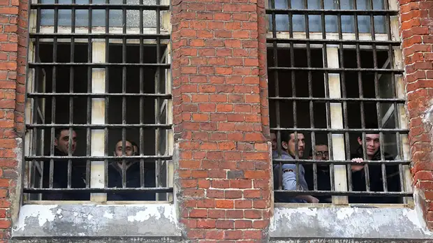 «Не убийцы и не насильники»: почему в Москве переполнены следственные изоляторы