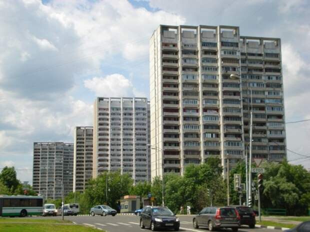 Самая распространённая московская высотка. /Фото: pereplanirovkamos.ru Самая распространённая московская высотка. /Фото: pereplanirovkamos.ru