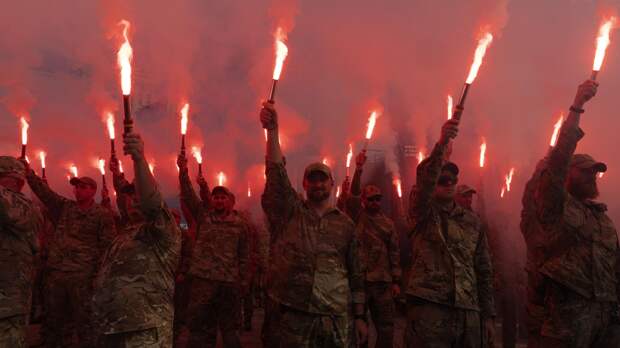 "Фашистский батальон": неонацисты из Франции набирают боевиков для ВСУ