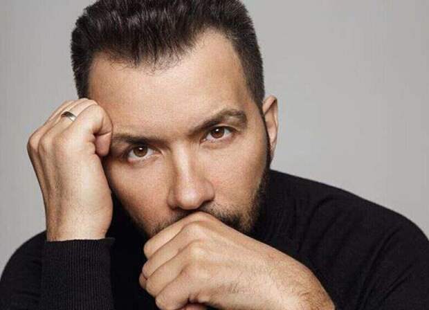 Вдова Олейникова воссоединилась со звездным сыном Клявером, застав его врасплох