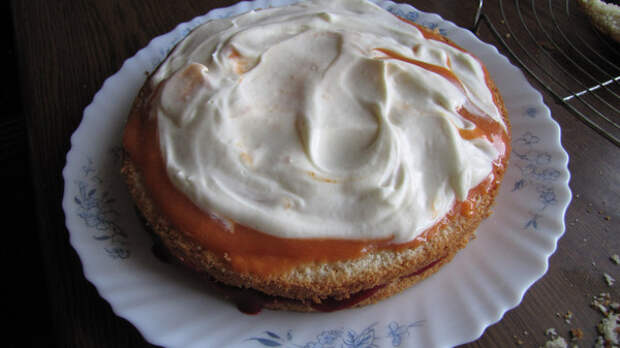 Малиново-абрикосовый торт на белках