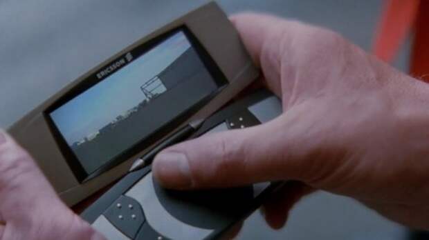 Шпионский Ericsson и Nokia-убийца. 7 вымышленных кино-смартфонов