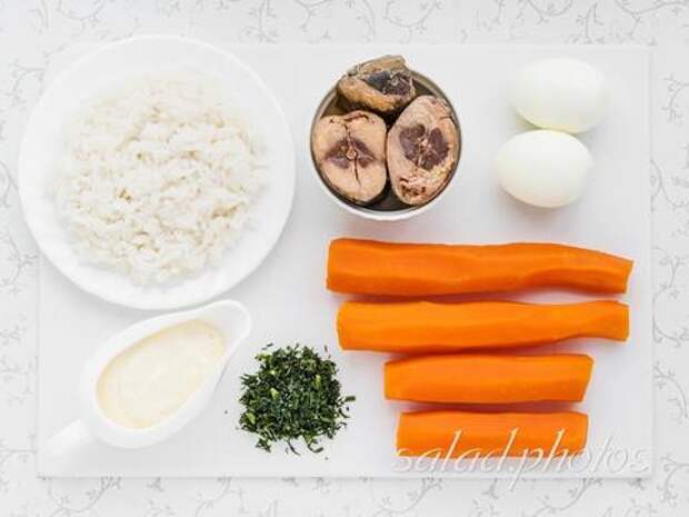 салат рис, консервированная рыба, морковь, яйца