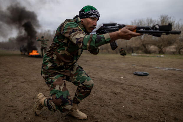 В Иране началась наземная операция. Кто пошел в наступление и как оно повлияет на боеспособность Исламской Республики?