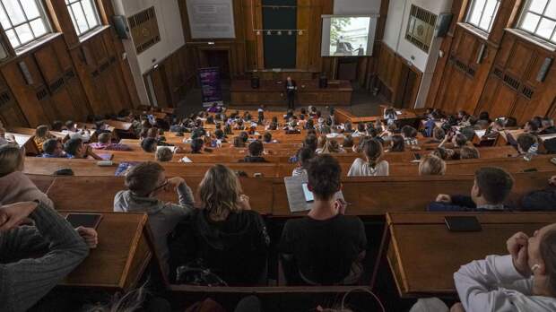 Все ради демократии: итальянскому профессору запретили говорить о русофобии