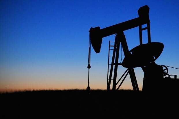 Цены на нефть взлетели более чем на 26%