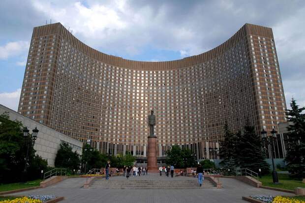 Как сейчас выглядит легендарный московский отель «Космос»