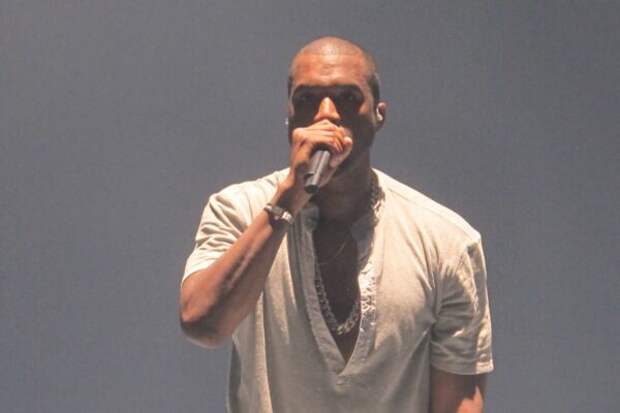 Рэпер Канье Уэст извинился за антисемитские заявления, сославшись на болезнь